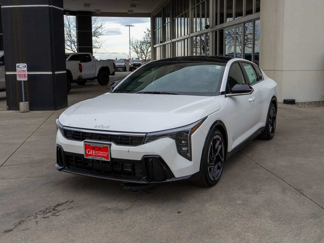 2025 Kia K4 GTLine - Image 3