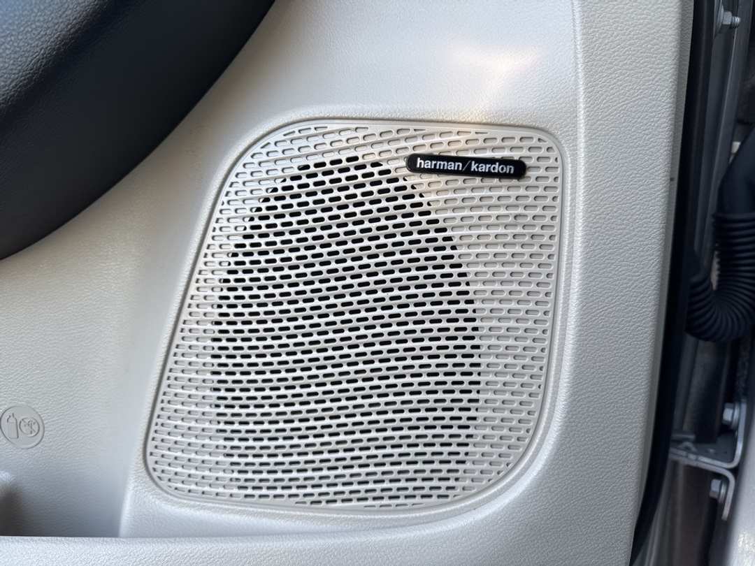 2022 Chrysler Pacifica Limited - Image 21