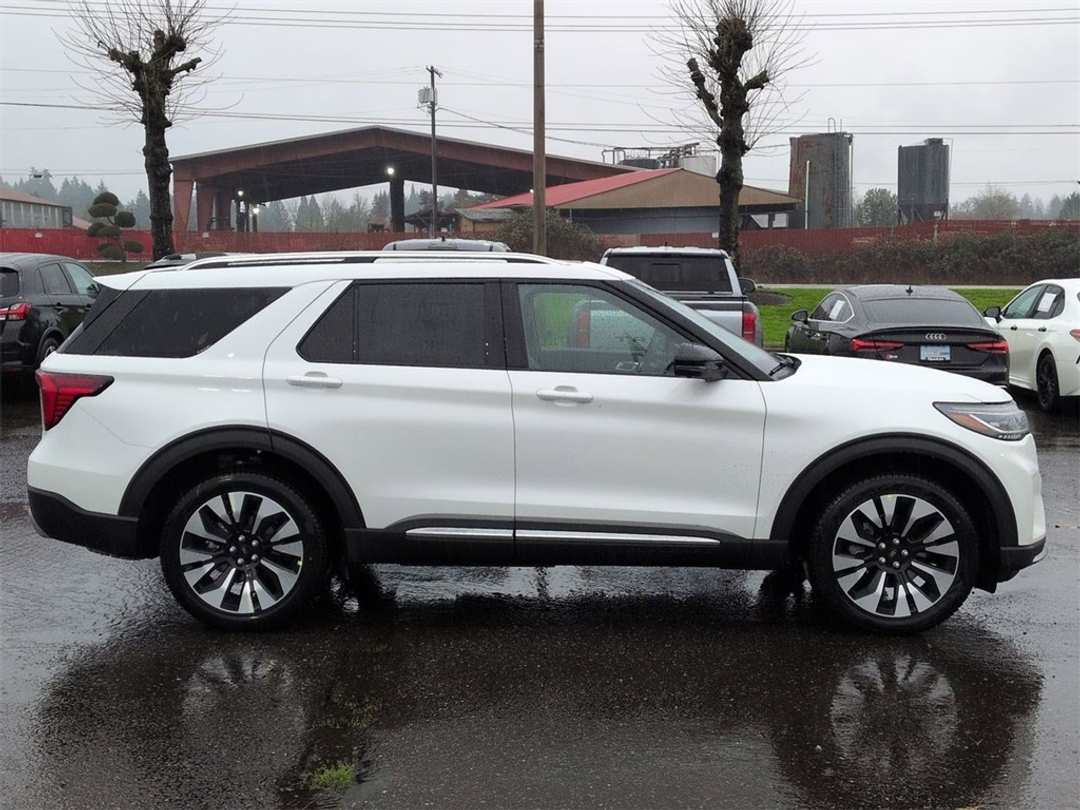 2026 Ford Explorer Platinum - Image 6