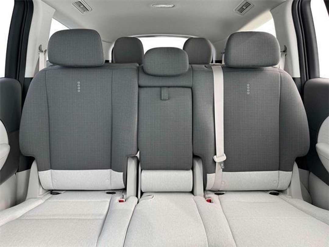 2026 Hyundai Ioniq 9 SE - Image 16