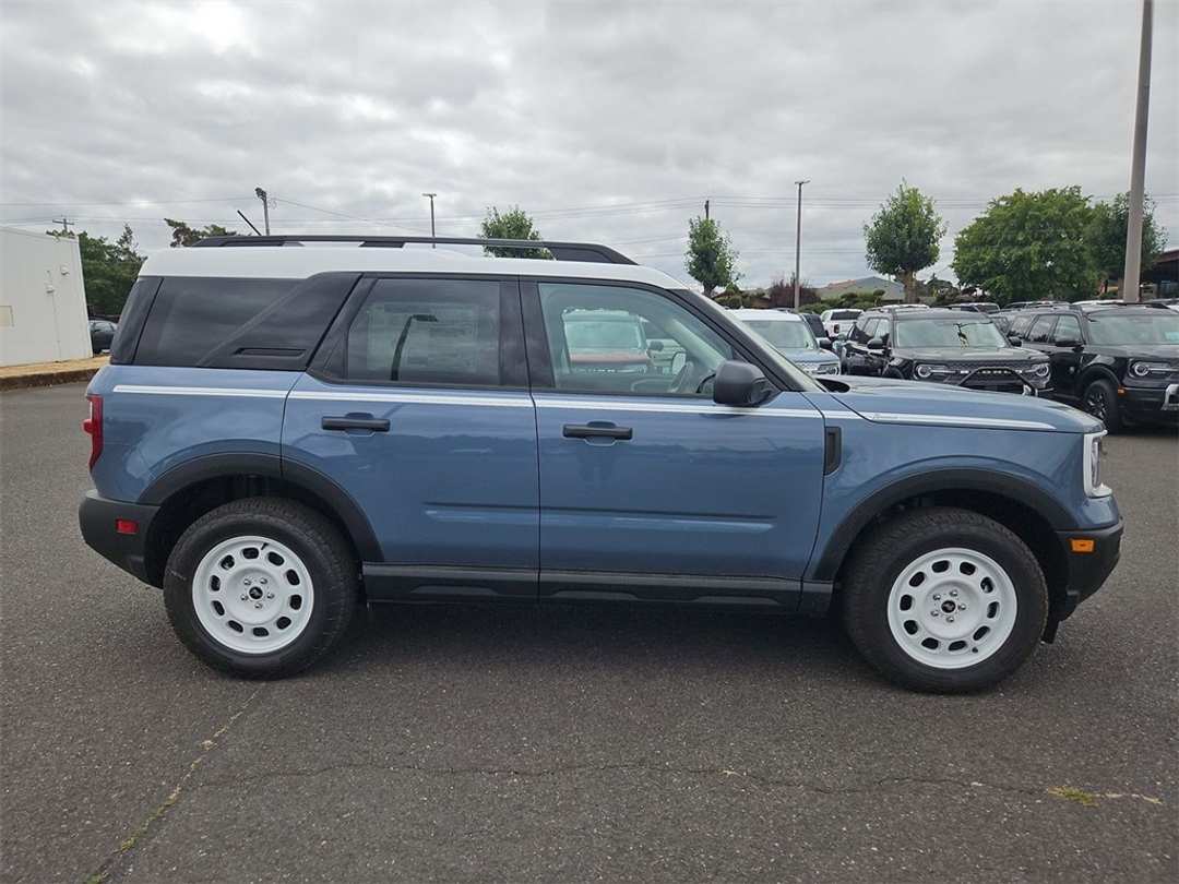 2025 Ford Bronco Sport Heritage - Image 6