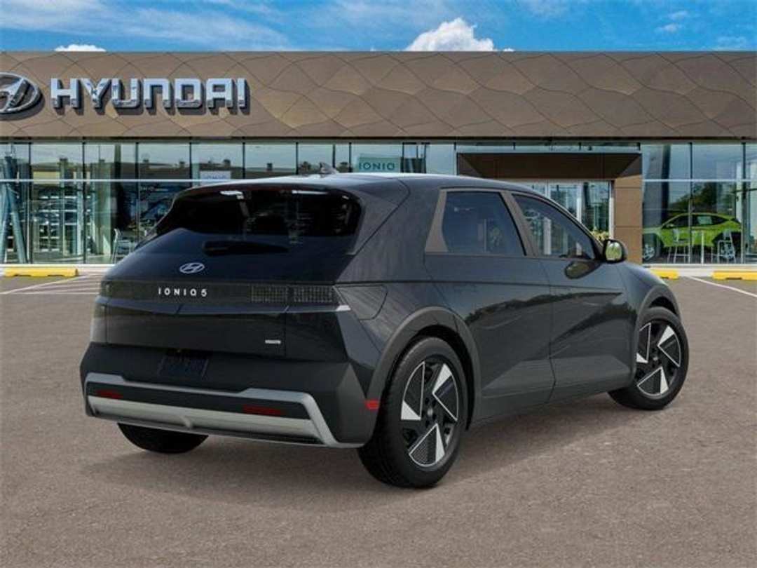 2026 Hyundai Ioniq 5 SEL - Image 4