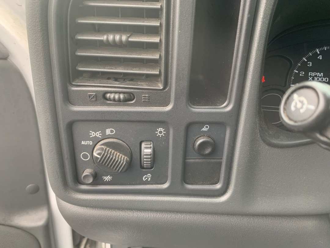 2005 Chevrolet Silverado 1500Hd LS - Image 15