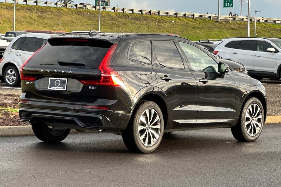 2025 Volvo Xc60 B5 Plus - Image 3