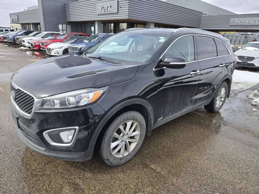 2017 Kia Sorento LX - Image 2