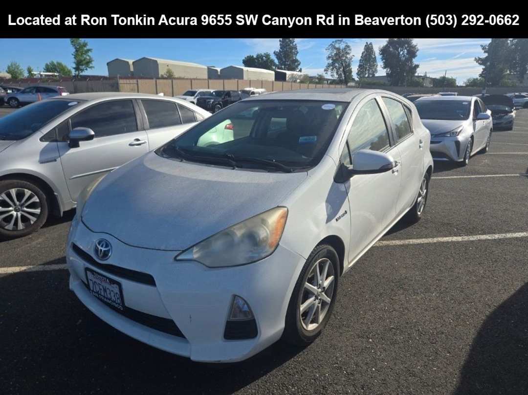 2013 Toyota Prius C Three - Image 3