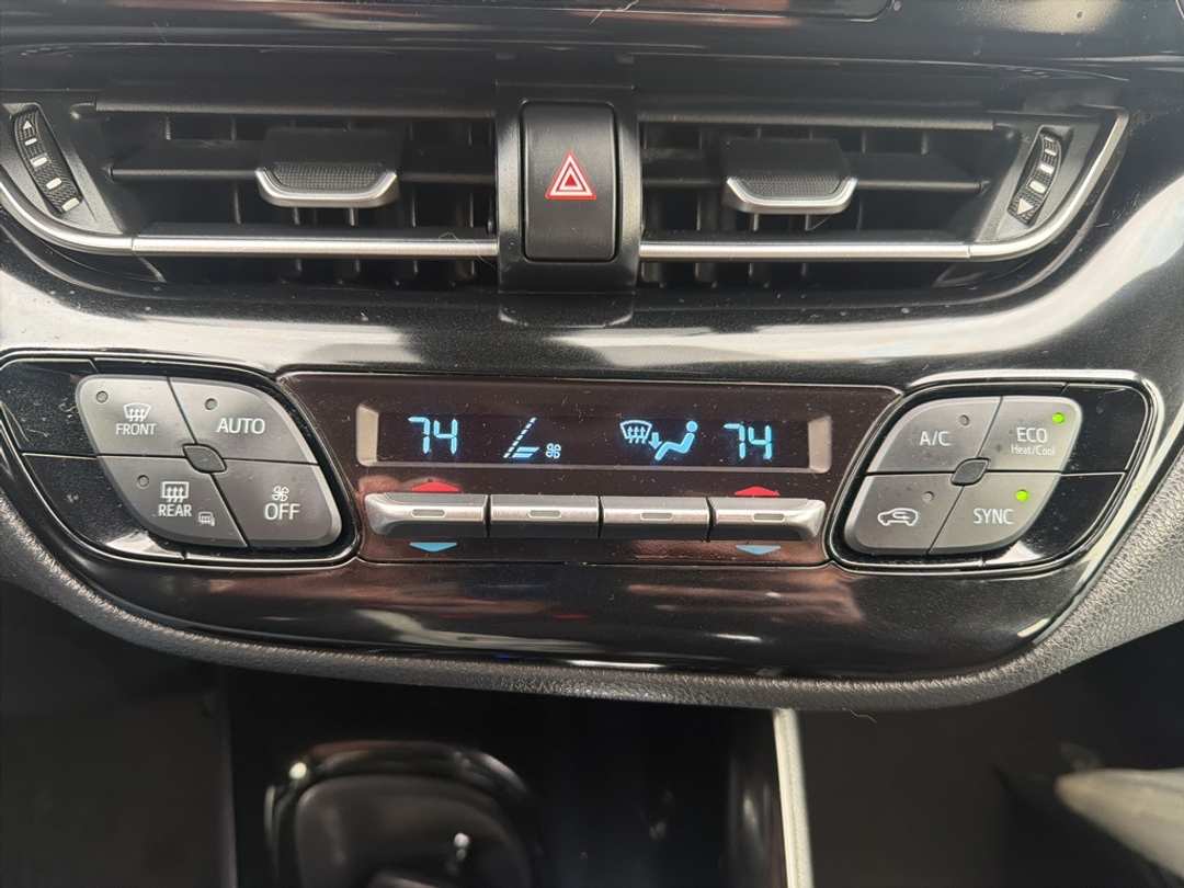 2019 Toyota C-Hr XLE - Image 33