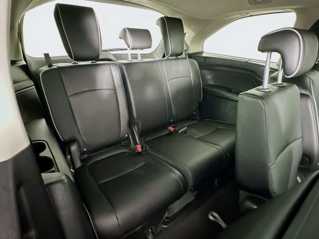 2026 Honda Odyssey Touring - Image 29