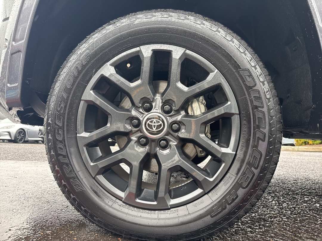 2024 Toyota Tundra Platinum - Image 11