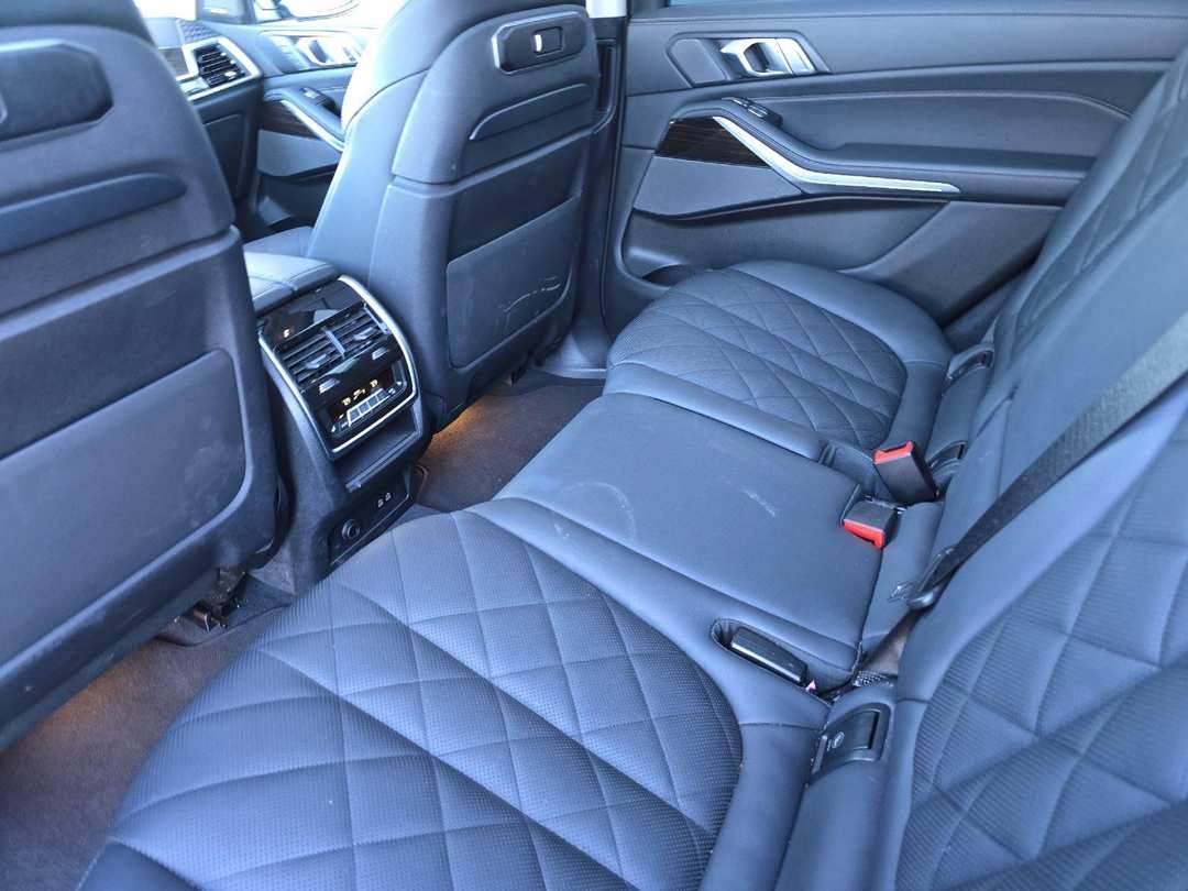2024 BMW X7 xDrive40i - Image 11