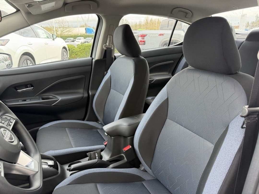 2025 Nissan Versa 1.6 SV - Image 15