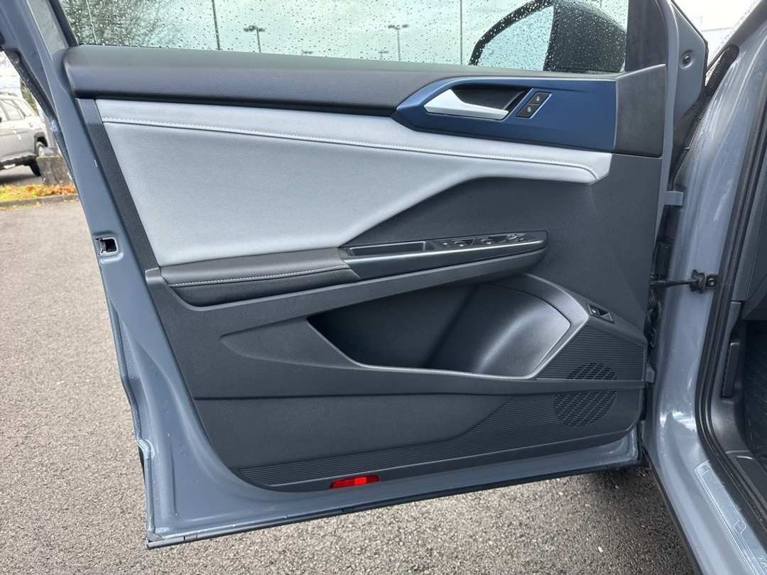 2024 Volkswagen Taos 1.5T SE - Image 11