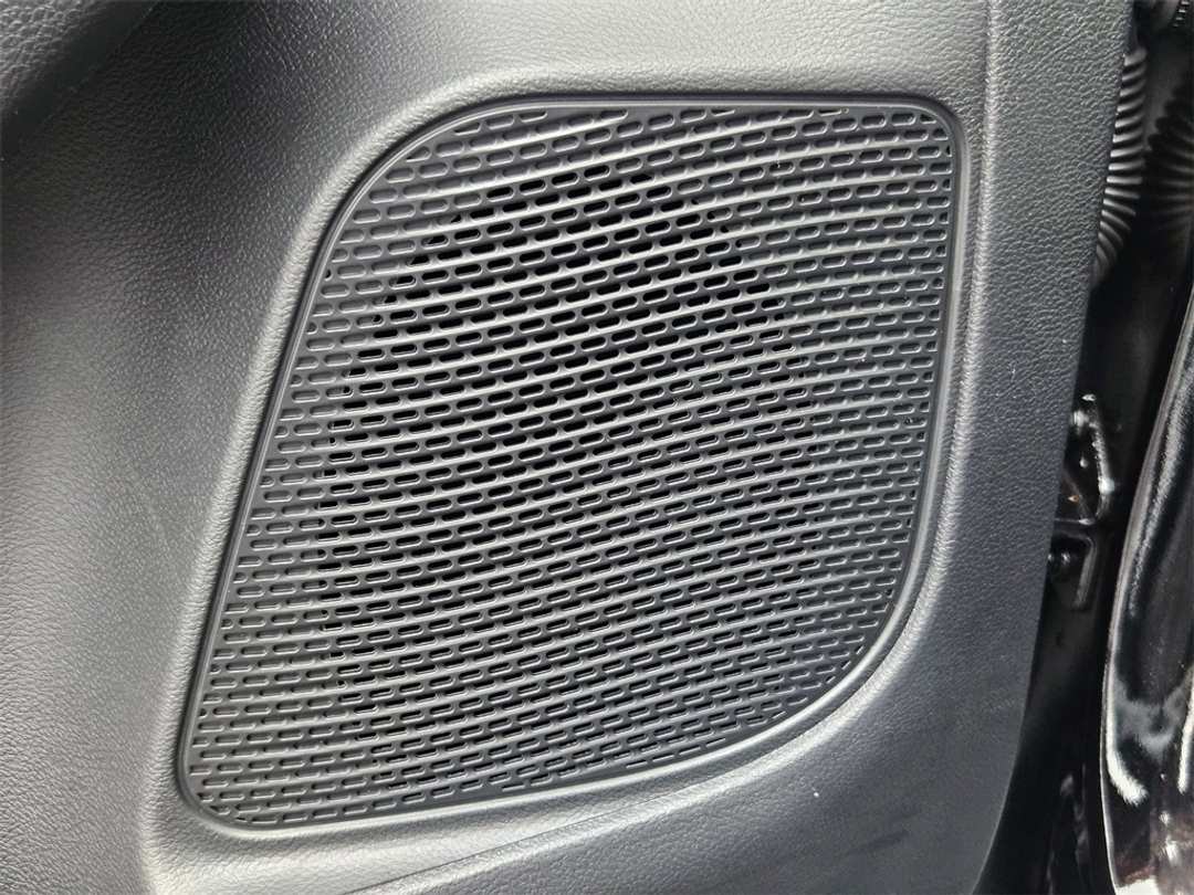 2026 Chrysler Pacifica Select - Image 12