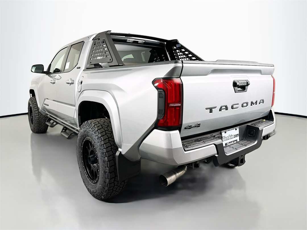 2025 Toyota Tacoma SR5 - Image 5