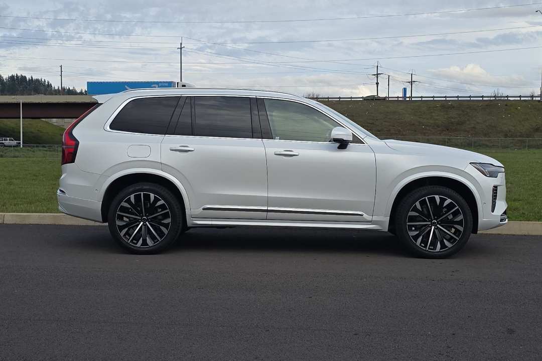 2026 Volvo Xc90 B5 Plus - Image 2