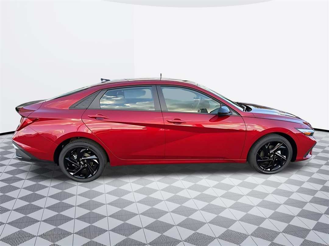 2026 Hyundai Elantra SEL Sport - Image 5