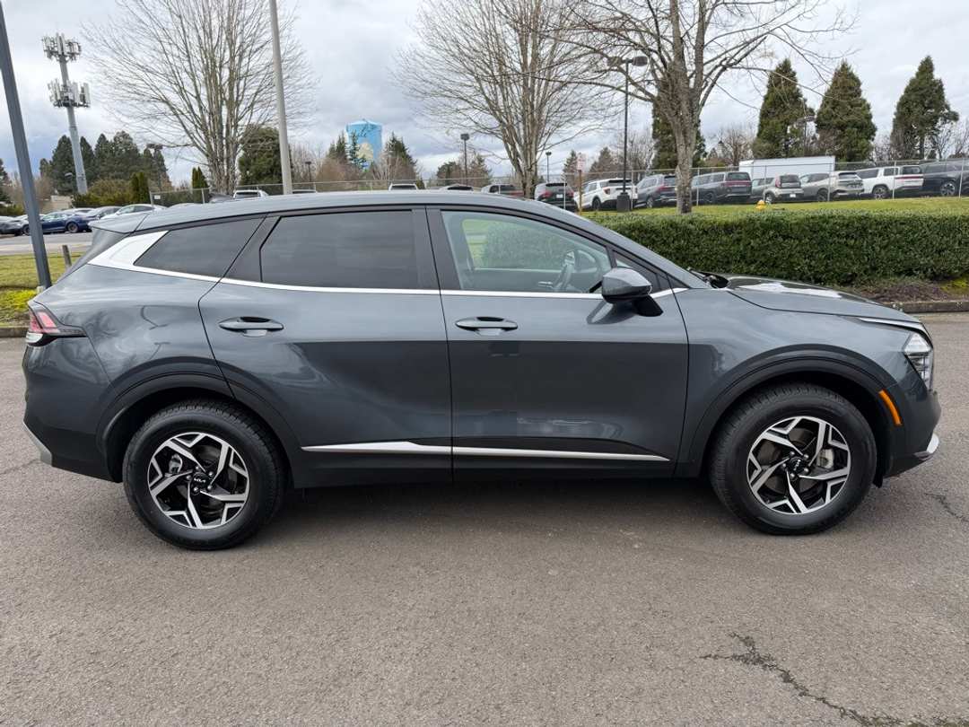 2024 Kia Sportage LX - Image 9