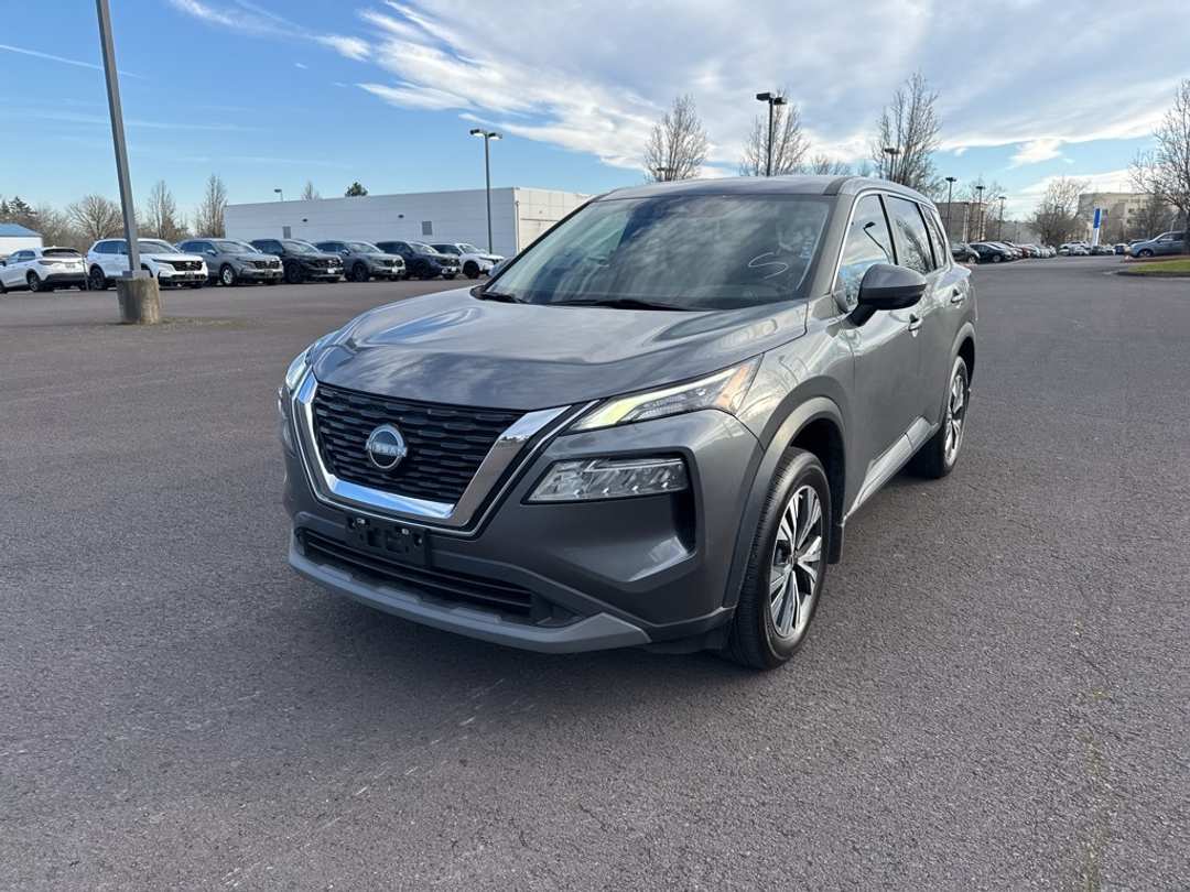 2022 Nissan Rogue SV - Image 3