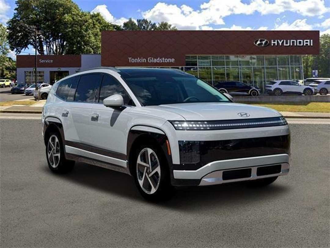 2026 Hyundai Ioniq 9 Performance Limited - Image 11