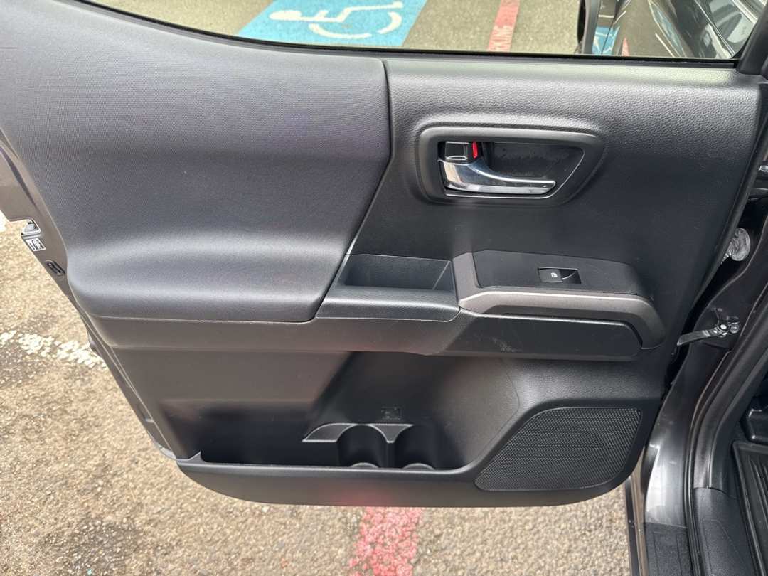 2019 Toyota Tacoma TRD OffRoad - Image 23