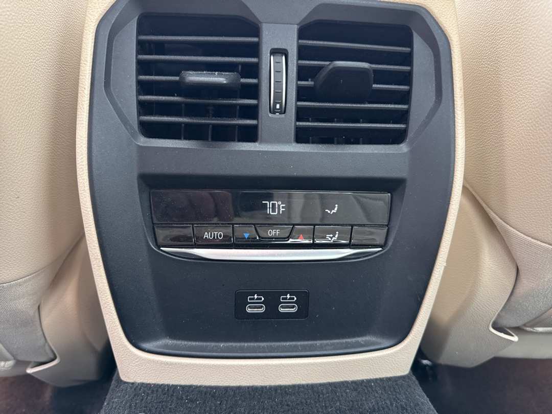 2022 BMW 3 Series 330i xDrive - Image 21