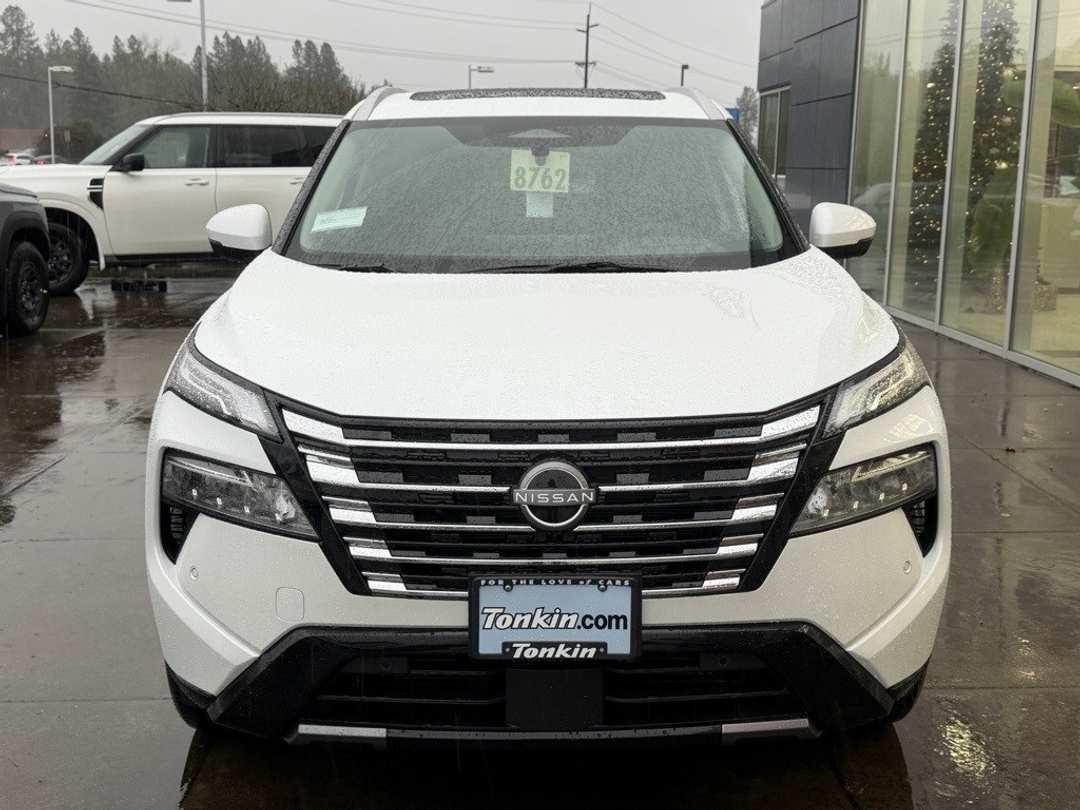 2026 Nissan Rogue Platinum - Image 3