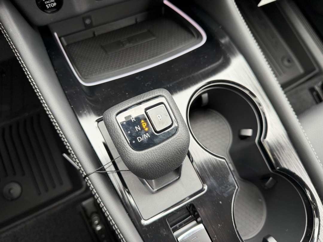 2026 Nissan Rogue Platinum - Image 26