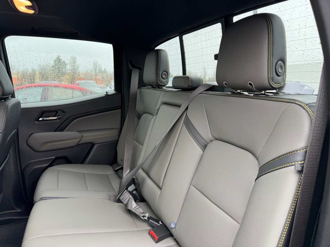 2024 Chevrolet Colorado ZR2 - Image 31