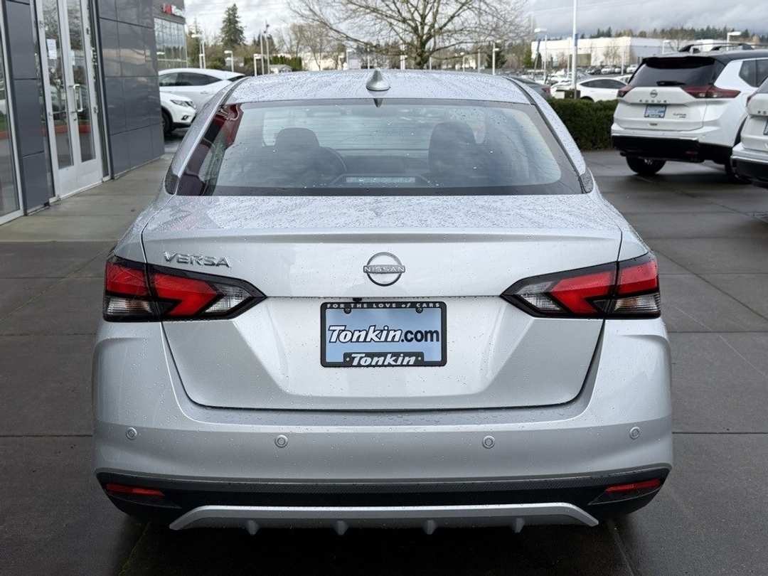 2025 Nissan Versa 1.6 SV - Image 7