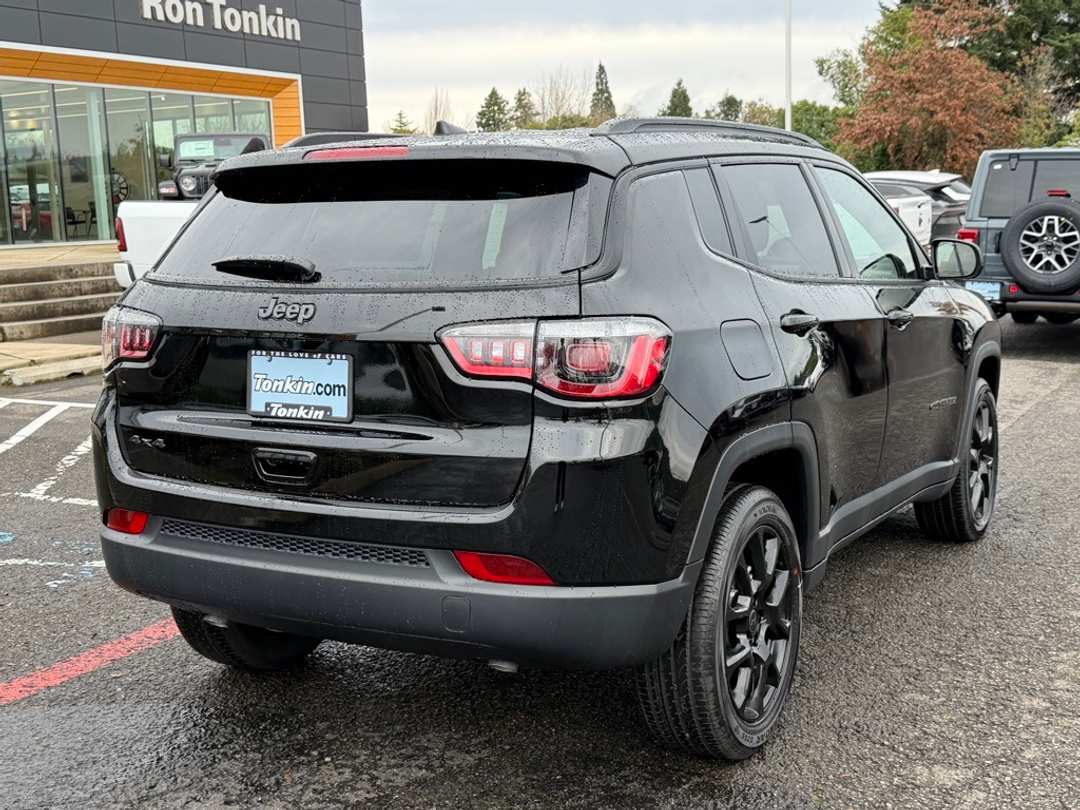 2026 Jeep Compass Latitude - Image 8