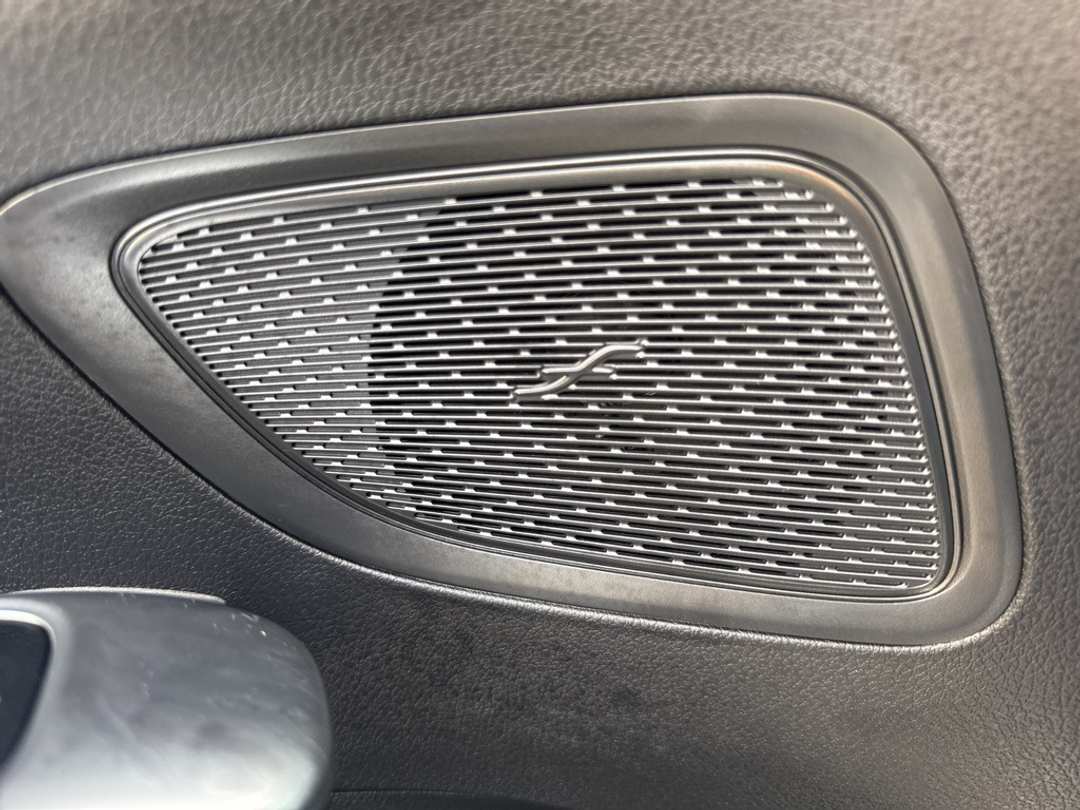 2025 Mercedes-Benz C-Class C 300 - Image 37