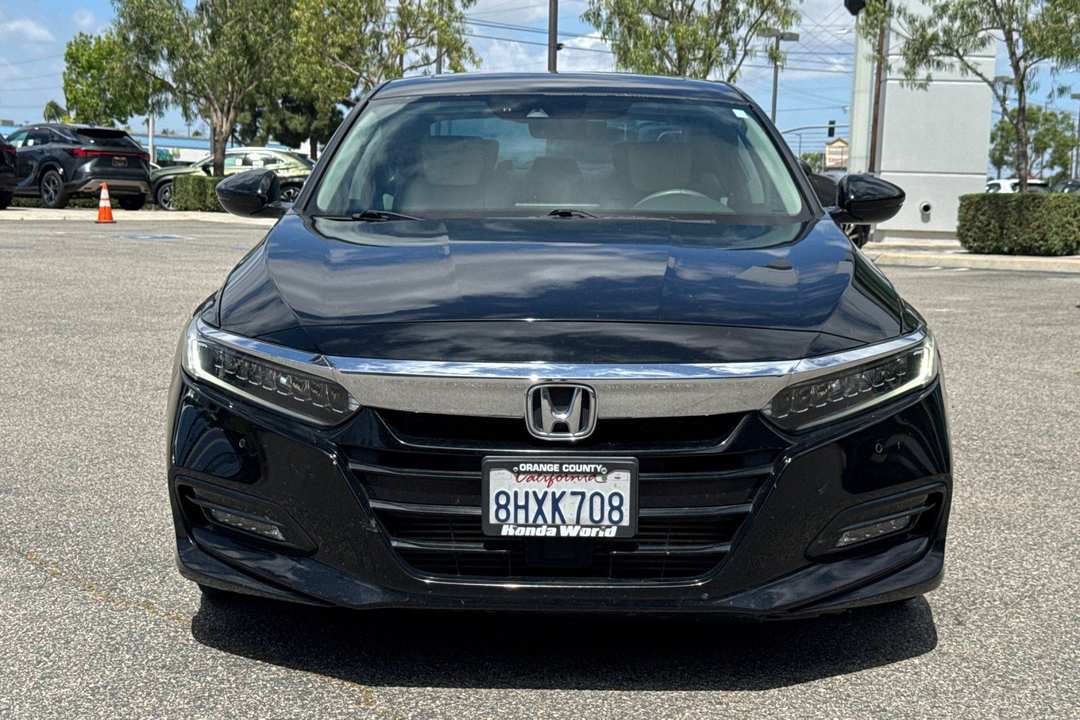 2018 Honda Accord Touring 2.0T - Image 3