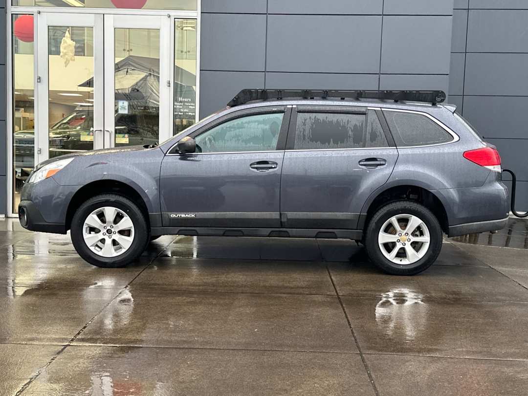2014 Subaru Outback 2.5i - Image 6