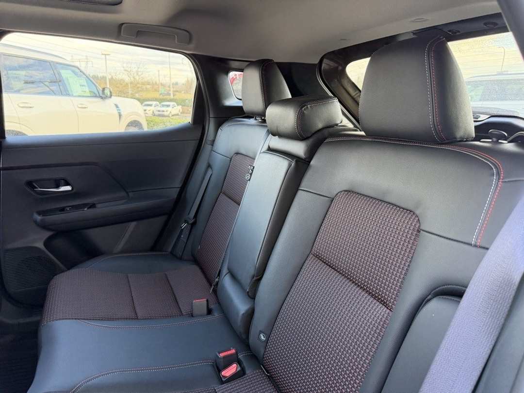2026 Nissan Kicks SR - Image 31