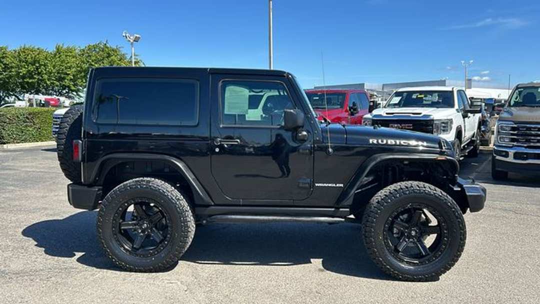 2017 Jeep Wrangler Rubicon - Image 2