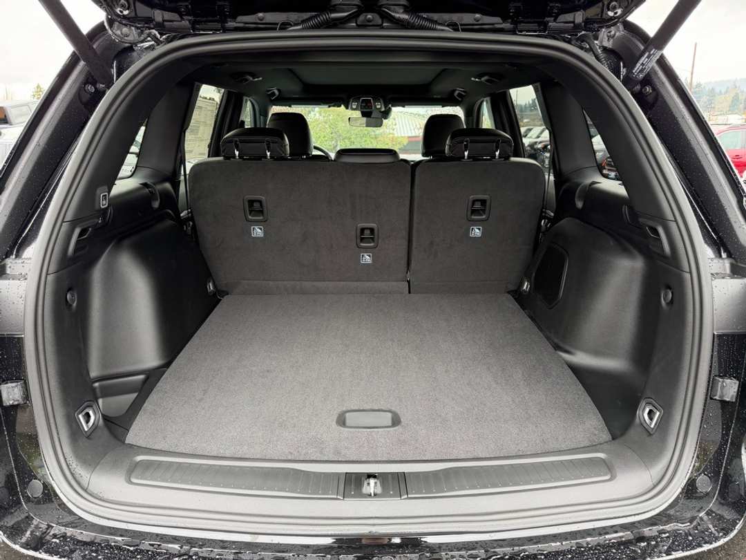 2026 Jeep Grand Cherokee Limited - Image 11