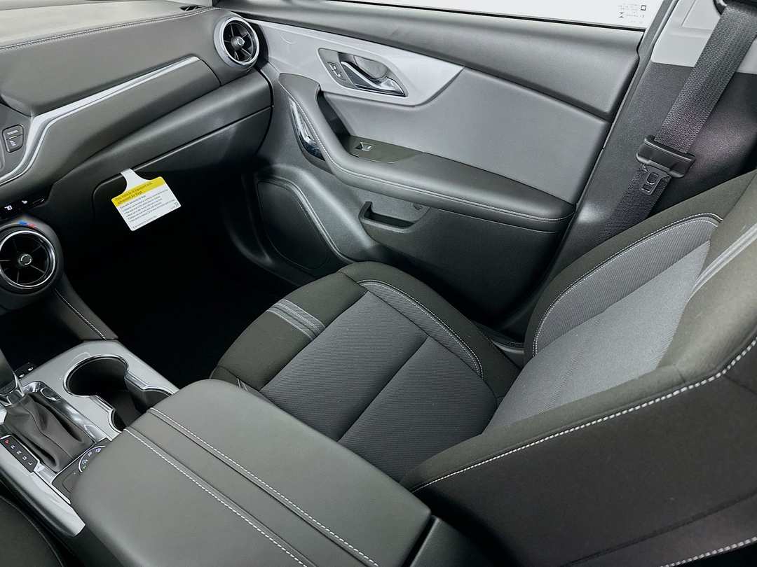 2025 Chevrolet Blazer LT - Image 24