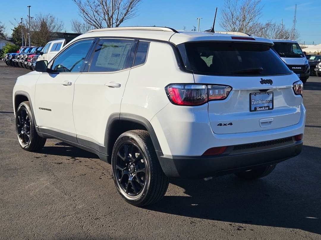 2026 Jeep Compass Latitude - Image 3