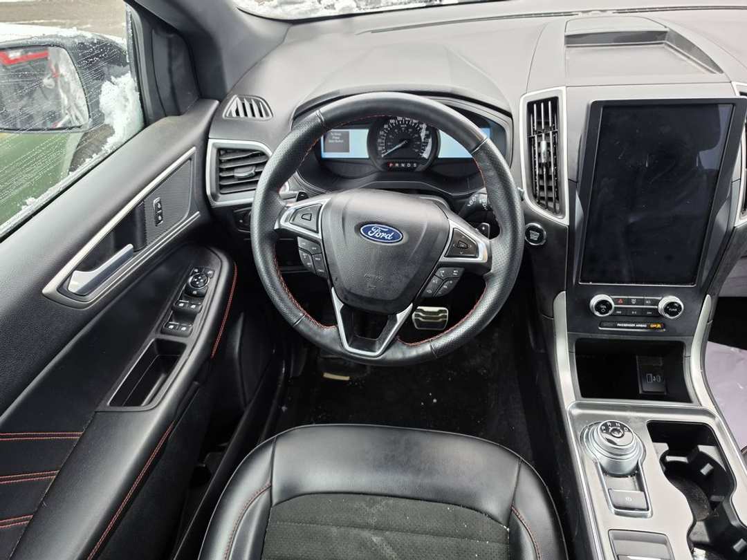 2023 Ford Edge ST LINE - Image 3