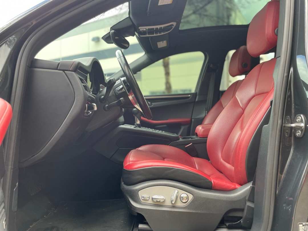 2018 Porsche Macan S - Image 18