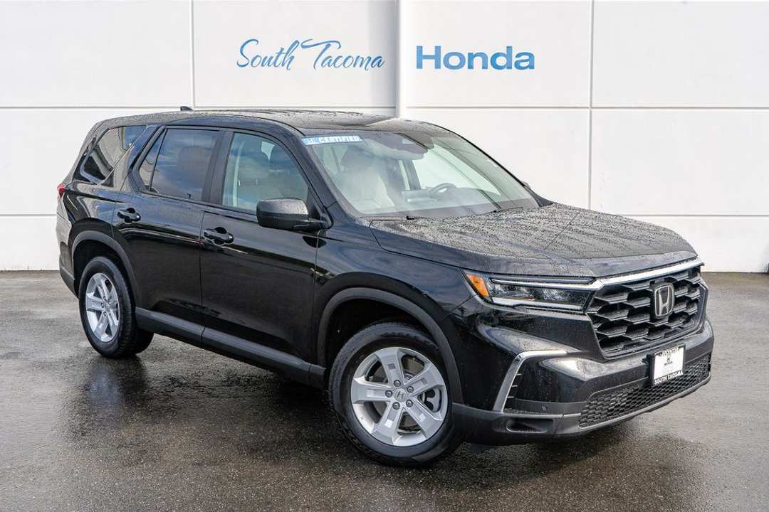 2023 Honda Pilot LX - Image 2