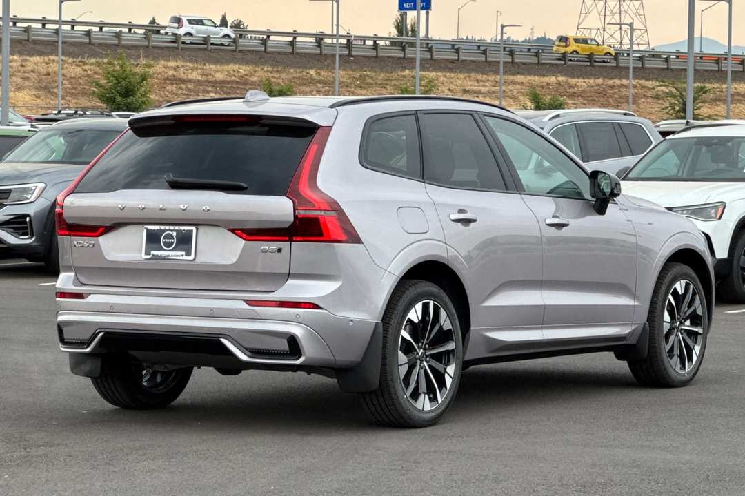 2026 Volvo Xc60 B5 Plus - Image 3