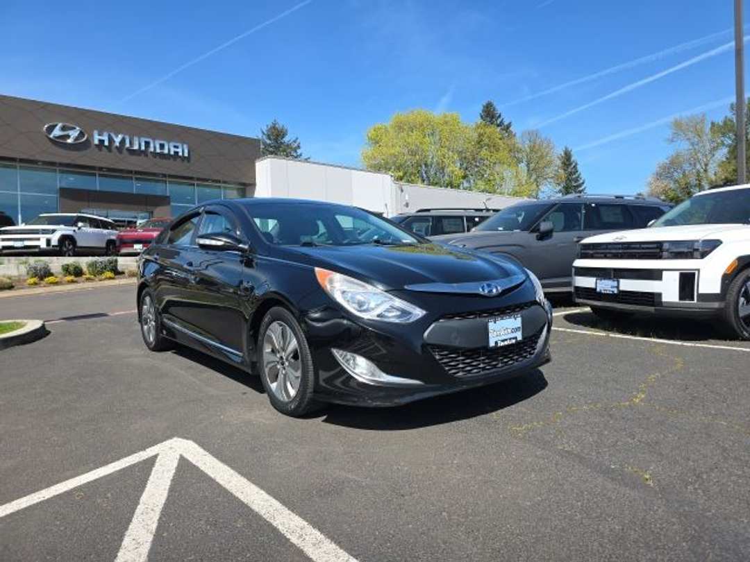 2013 Hyundai Sonata Limited - Image 2