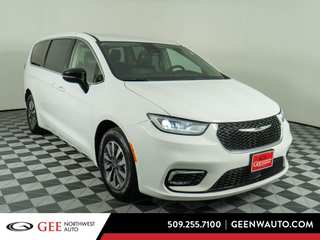 2024 Chrysler Pacifica Select