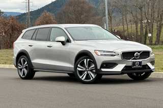 2025 Volvo V60 Cross Country B5 Plus