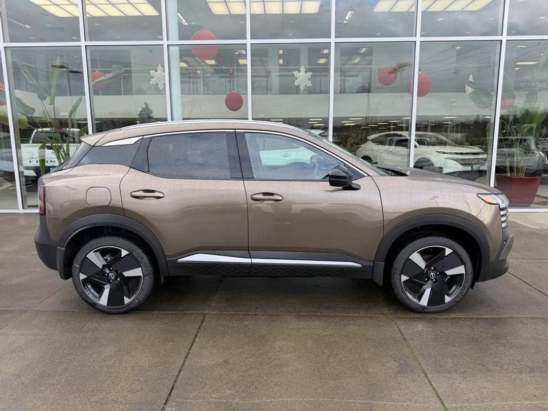 2026 Nissan Kicks SR - Image 8