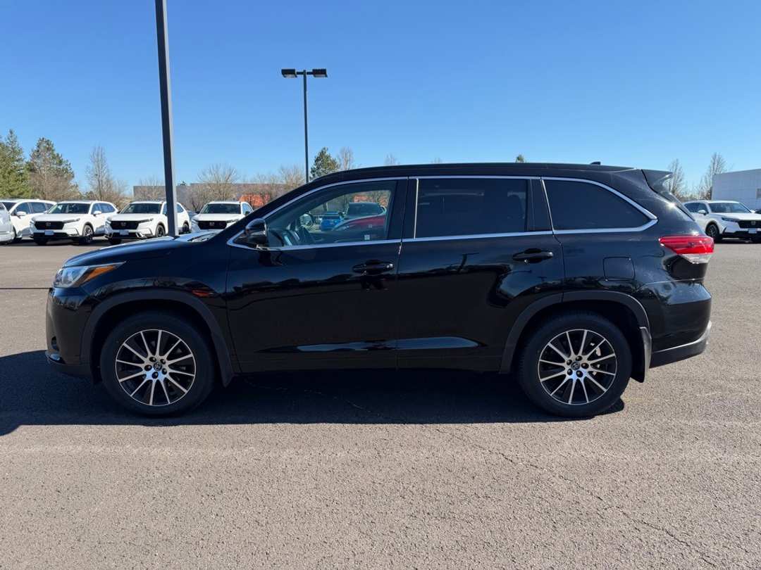 2018 Toyota Highlander SE - Image 5