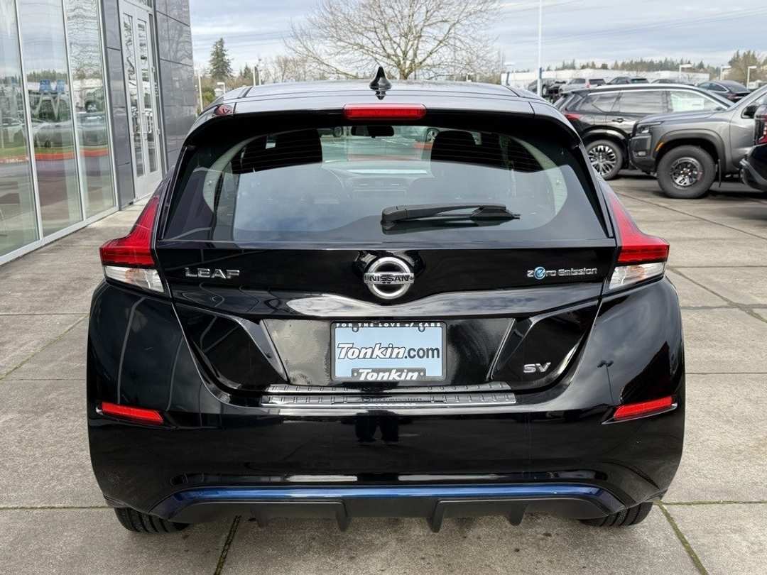 2019 Nissan LEAF SV - Image 6