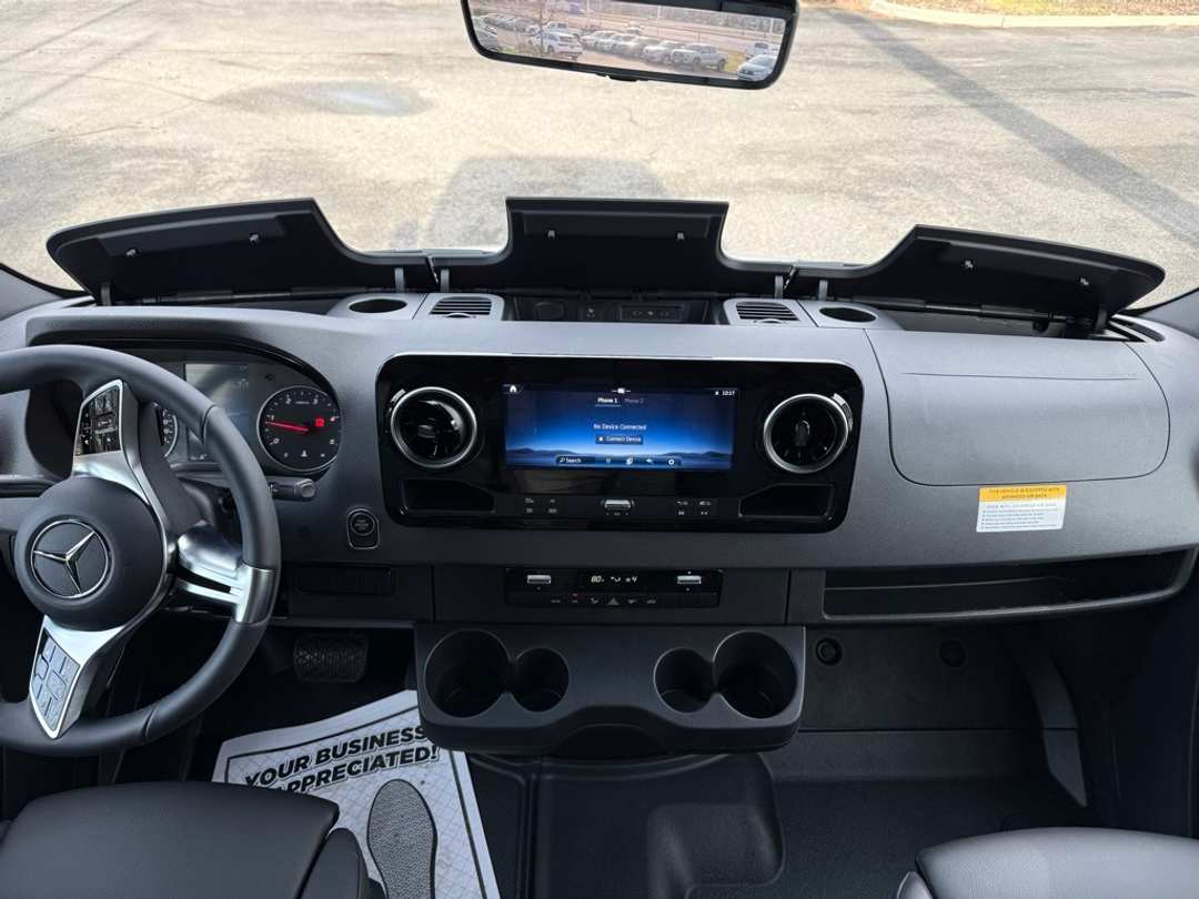 2025 Mercedes-Benz Sprinter 2500 Cargo 144 WB - Image 34
