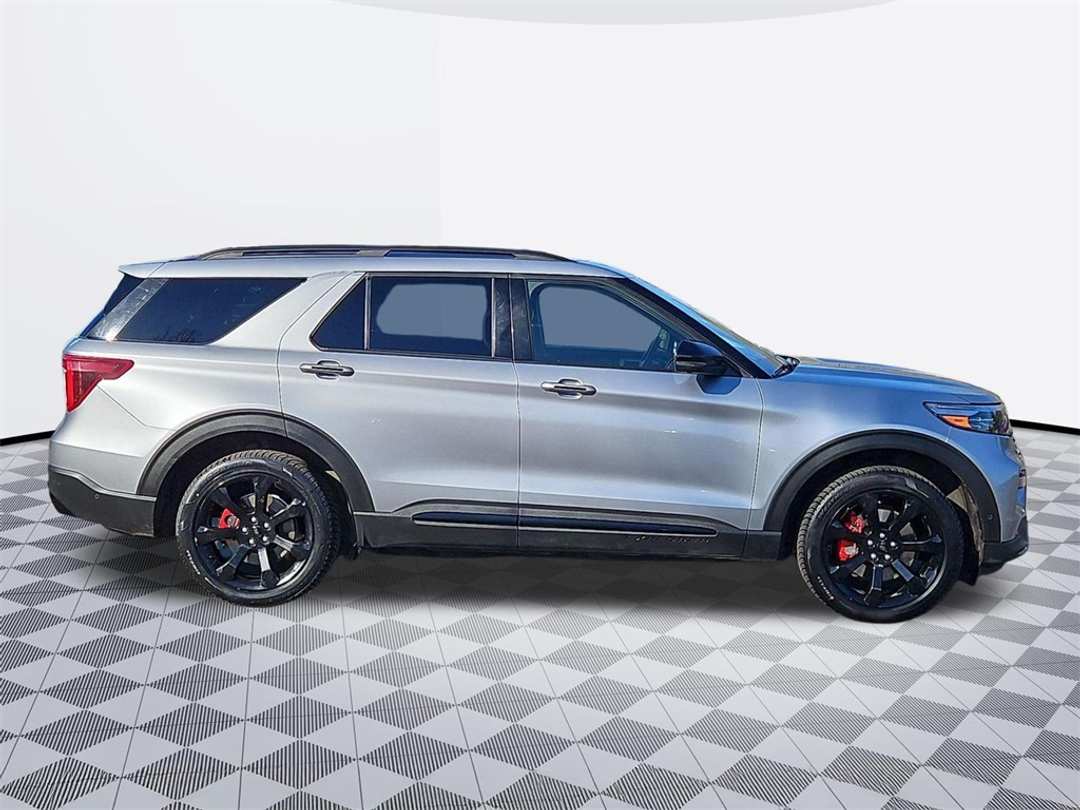 2022 Ford Explorer ST - Image 7